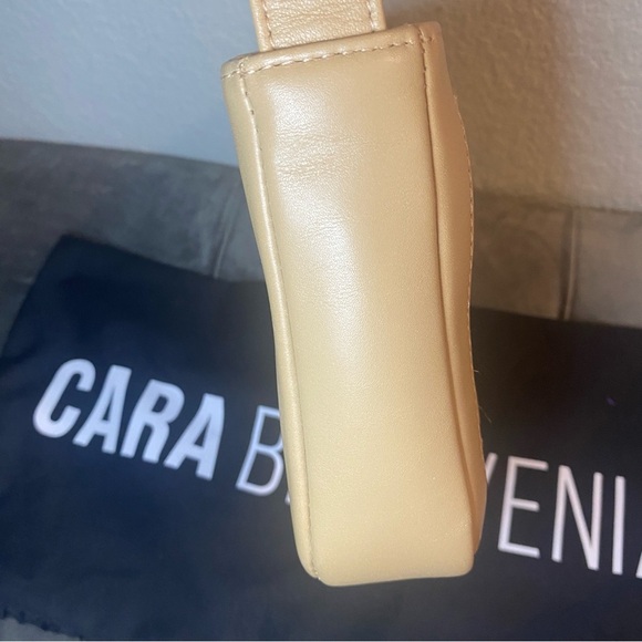Like New CARA BENEVENIA Baguette Cappuccino Shoulder Bag - Picture 10 of 10